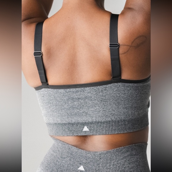 Vitality Formation Scoop Bra - Picture 2 of 5